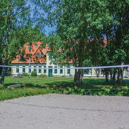 Six-bedroom Holiday In Ummanz